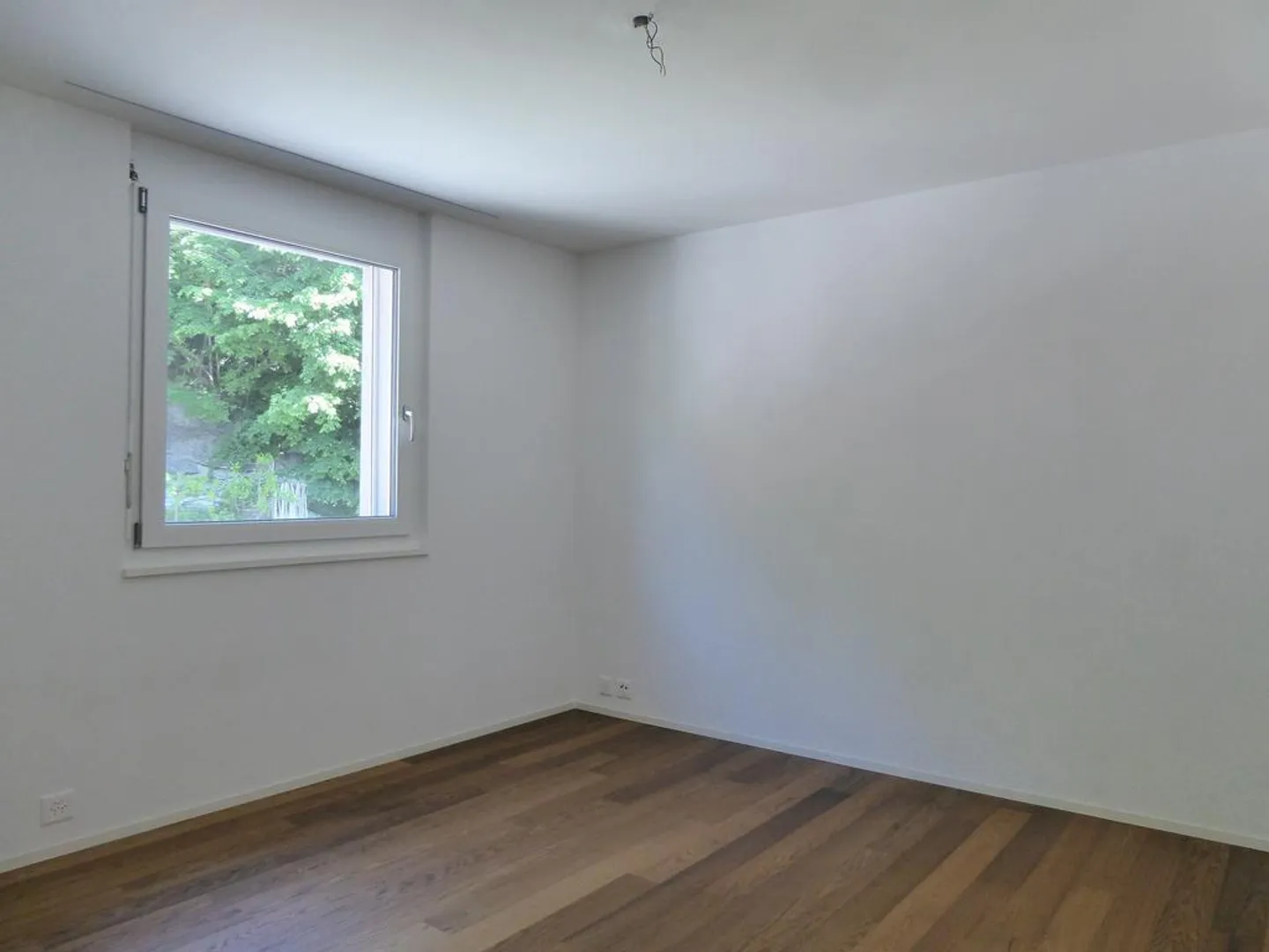 Appartement spacieux de 4,5 pièces dans un endroit calme ! - Photo 4 sur 8
