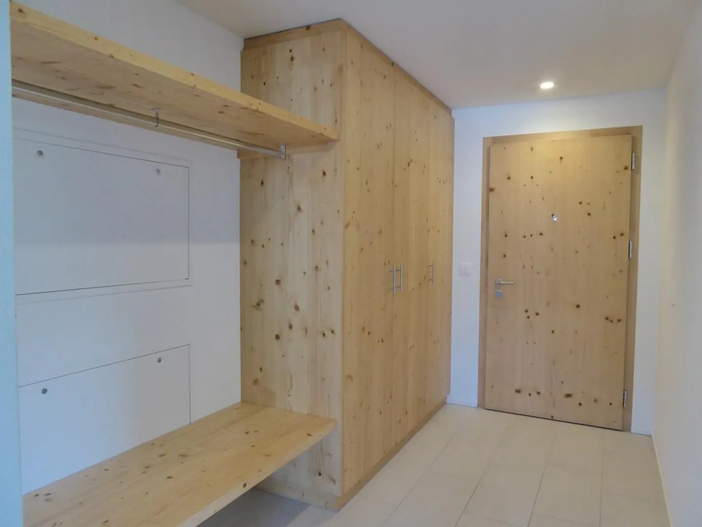 Appartement spacieux de 4,5 pièces dans un endroit calme ! - Photo 5 sur 8