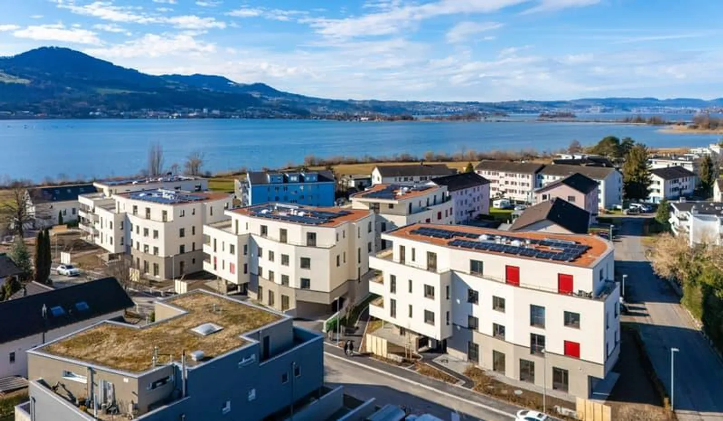 Nuovo appartamento in una posizione da sogno direttamente sulla riva del lago a Rapperswil-Jona - Foto 1 di 8