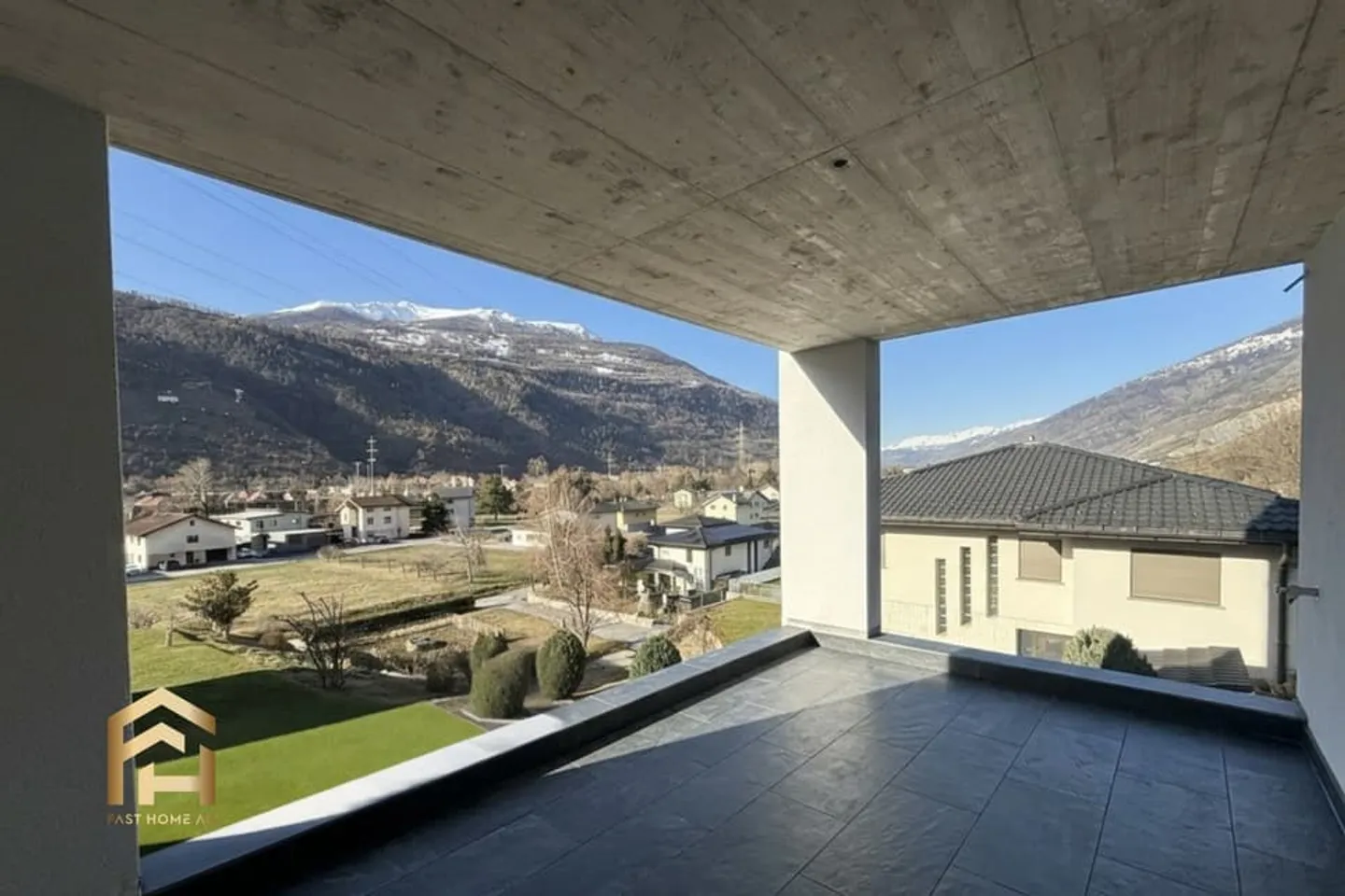 Ultima occasione: Appartamento esclusivo di 5.5 stanze con sole serale (1° piano) - Foto 2 di 13