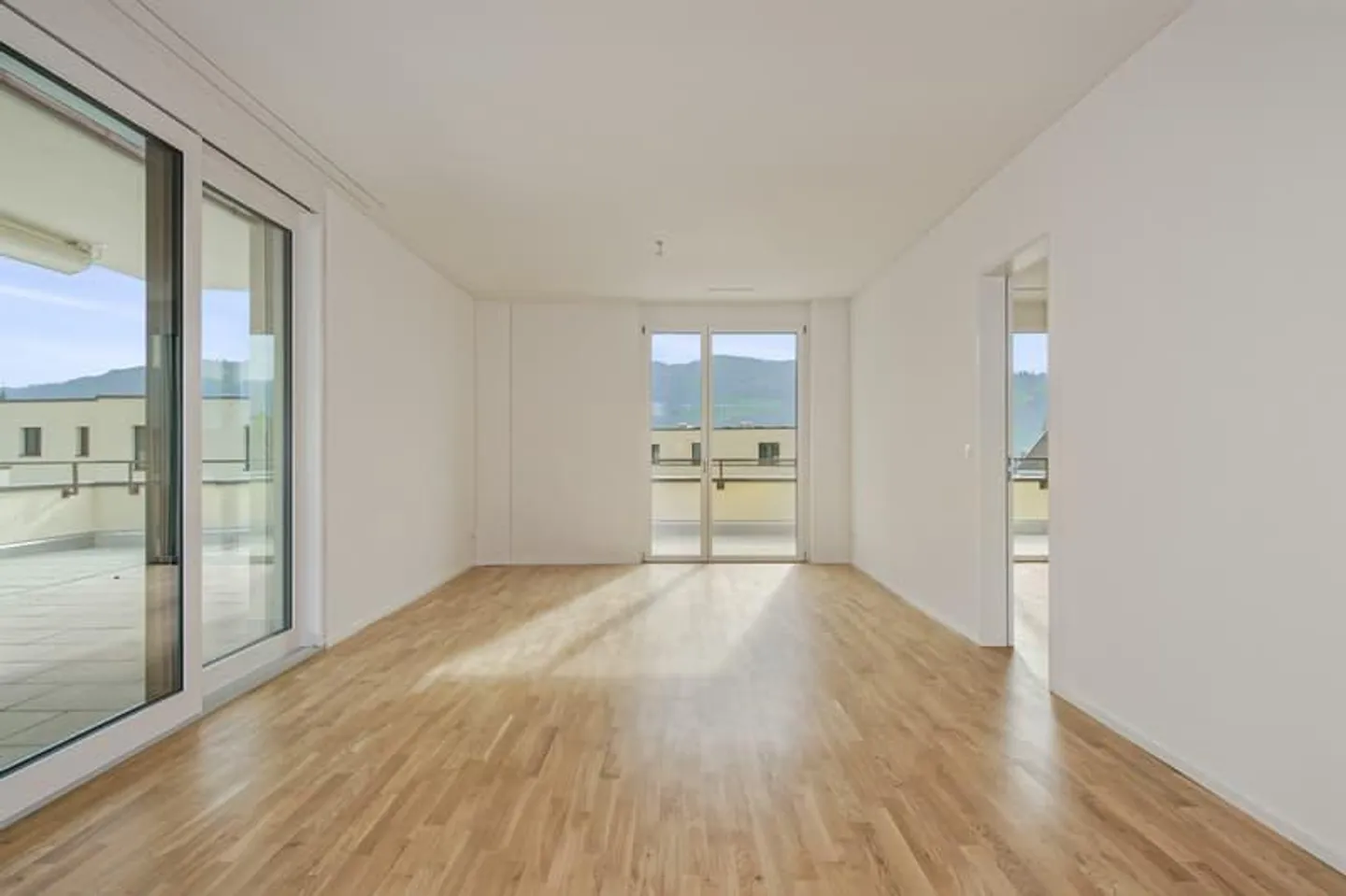 Nuovo appartamento in una posizione da sogno direttamente sulla riva del lago a Rapperswil-Jona - Foto 2 di 8