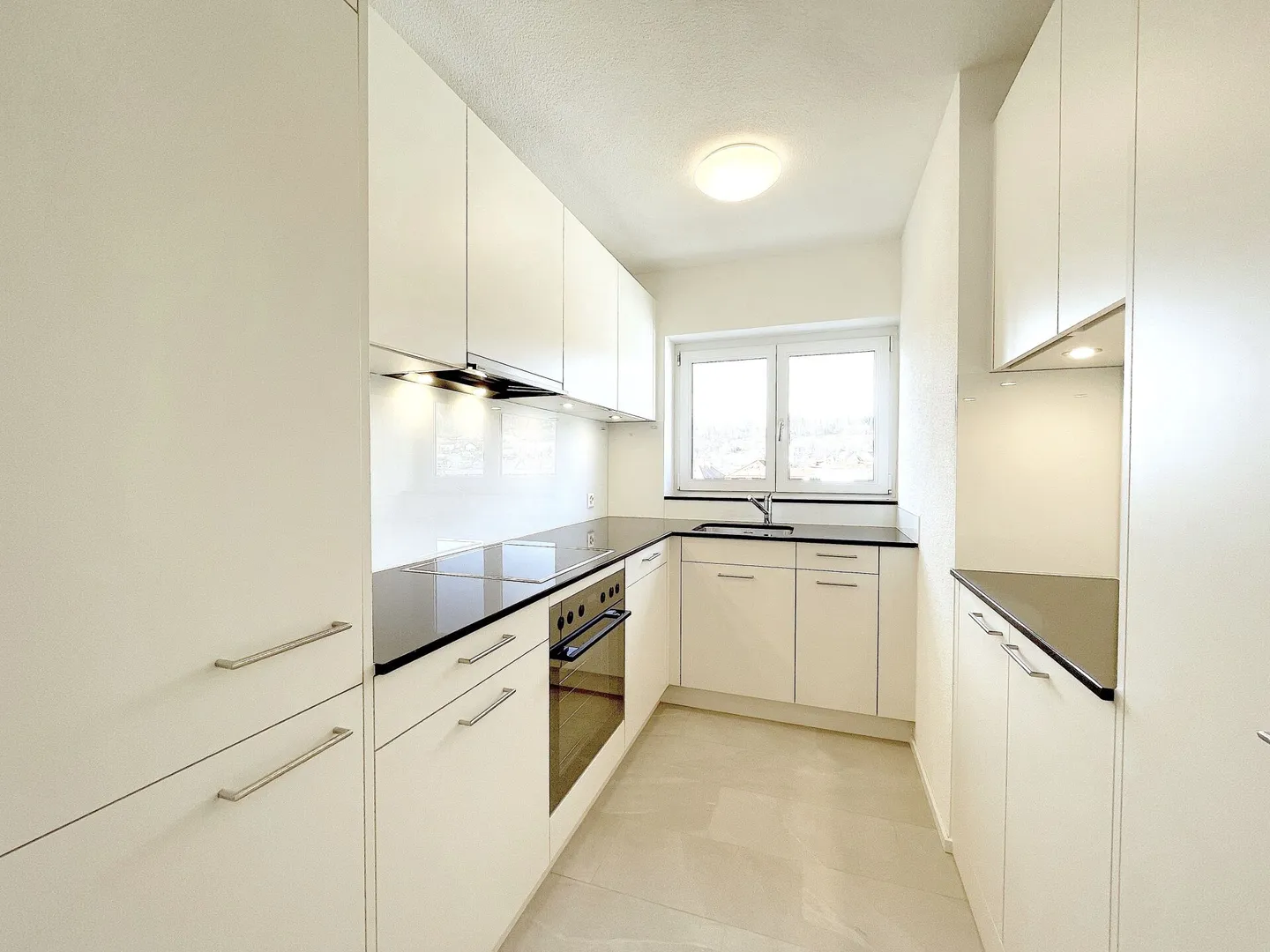 CENTRAL - MODERNE - ATTRAYANTE - Photo 1 sur 9