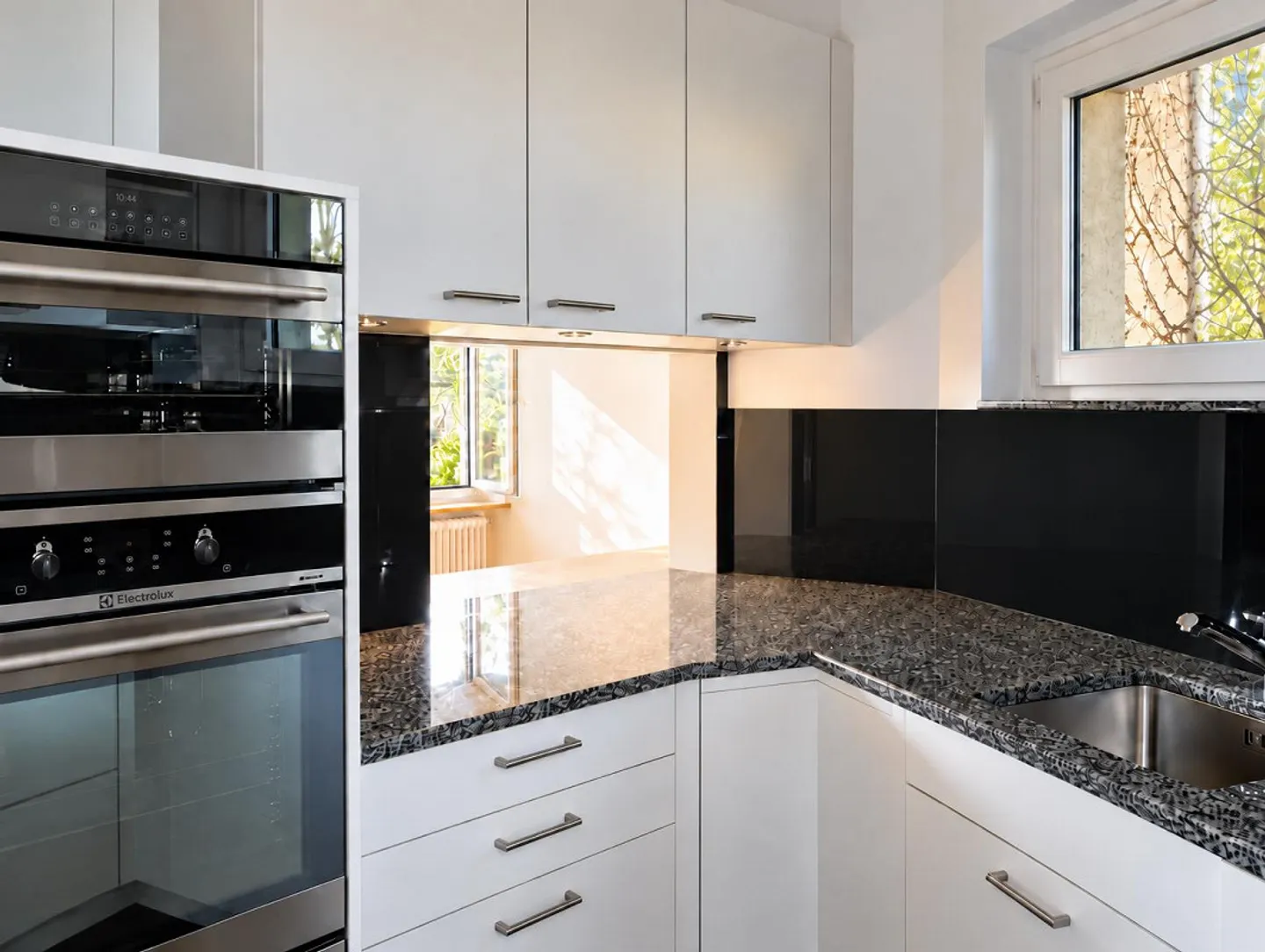 Moderne Wohnung mit grossem Garten - Foto 5 von 14