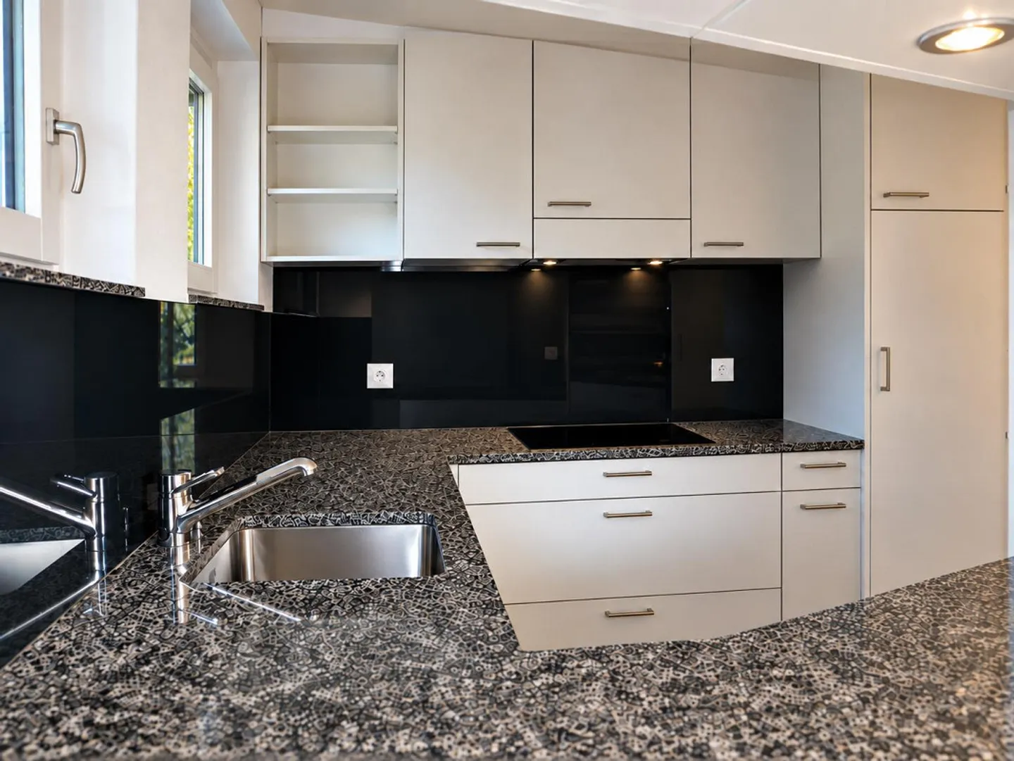 Moderne Wohnung mit grossem Garten - Foto 6 von 14