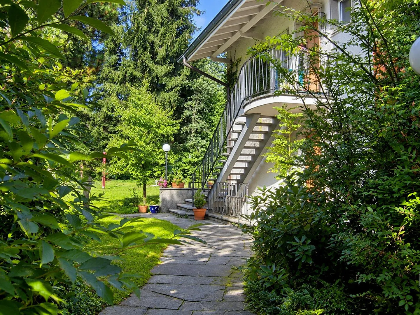 Moderne Wohnung mit grossem Garten - Foto 12 von 14