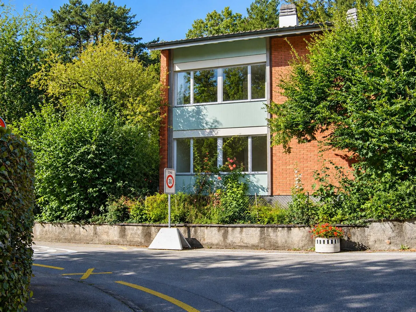 Moderne Wohnung mit grossem Garten - Foto 13 von 14