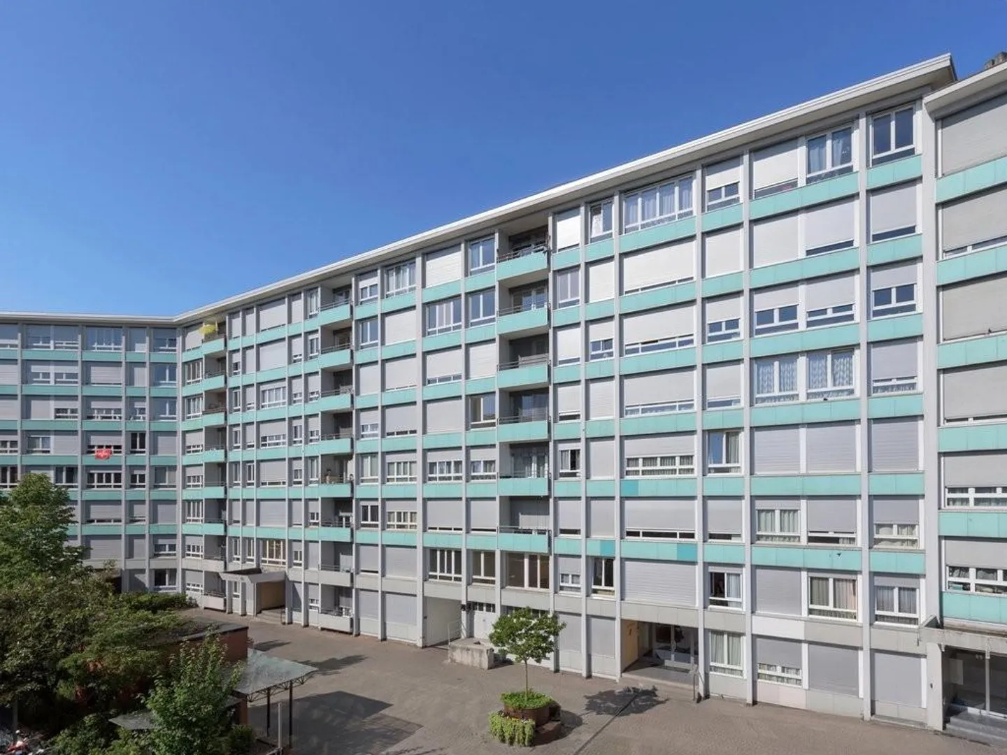 Vicino all'aeroporto in un quartiere familiare - Foto 1 di 8