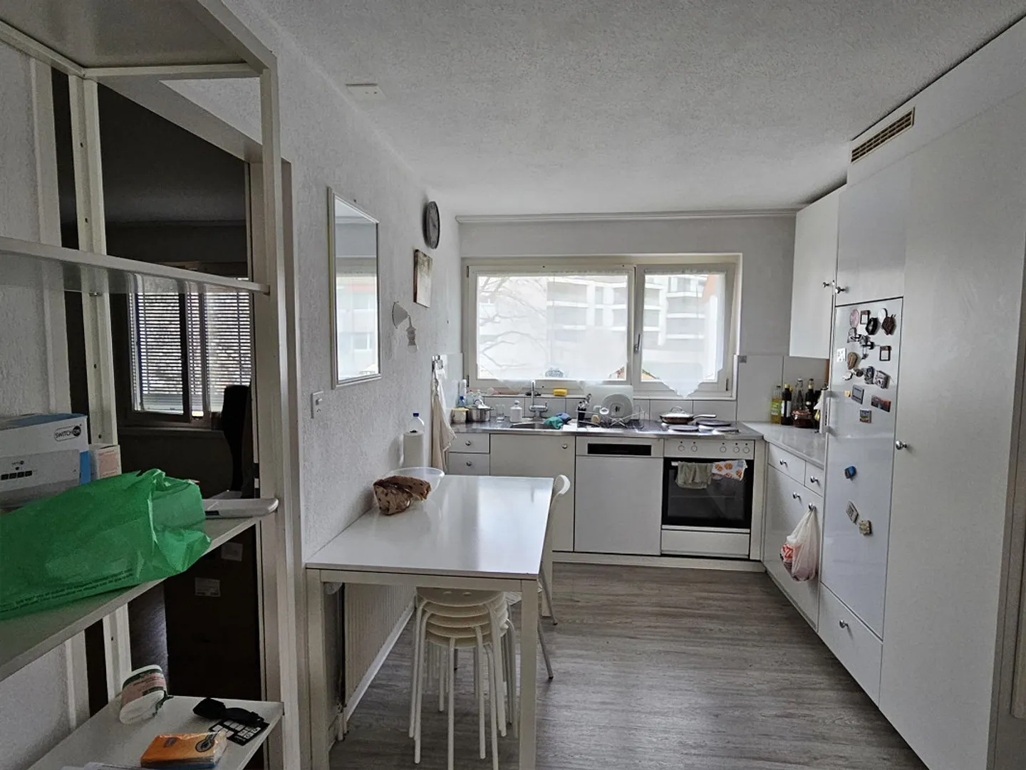 Beautiful, bright 4-room apartment - Photo 4 of 11