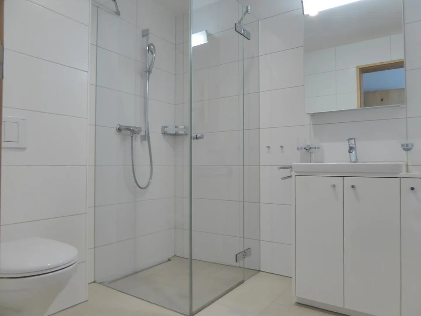 Appartement spacieux de 4,5 pièces dans un endroit calme ! - Photo 7 sur 8