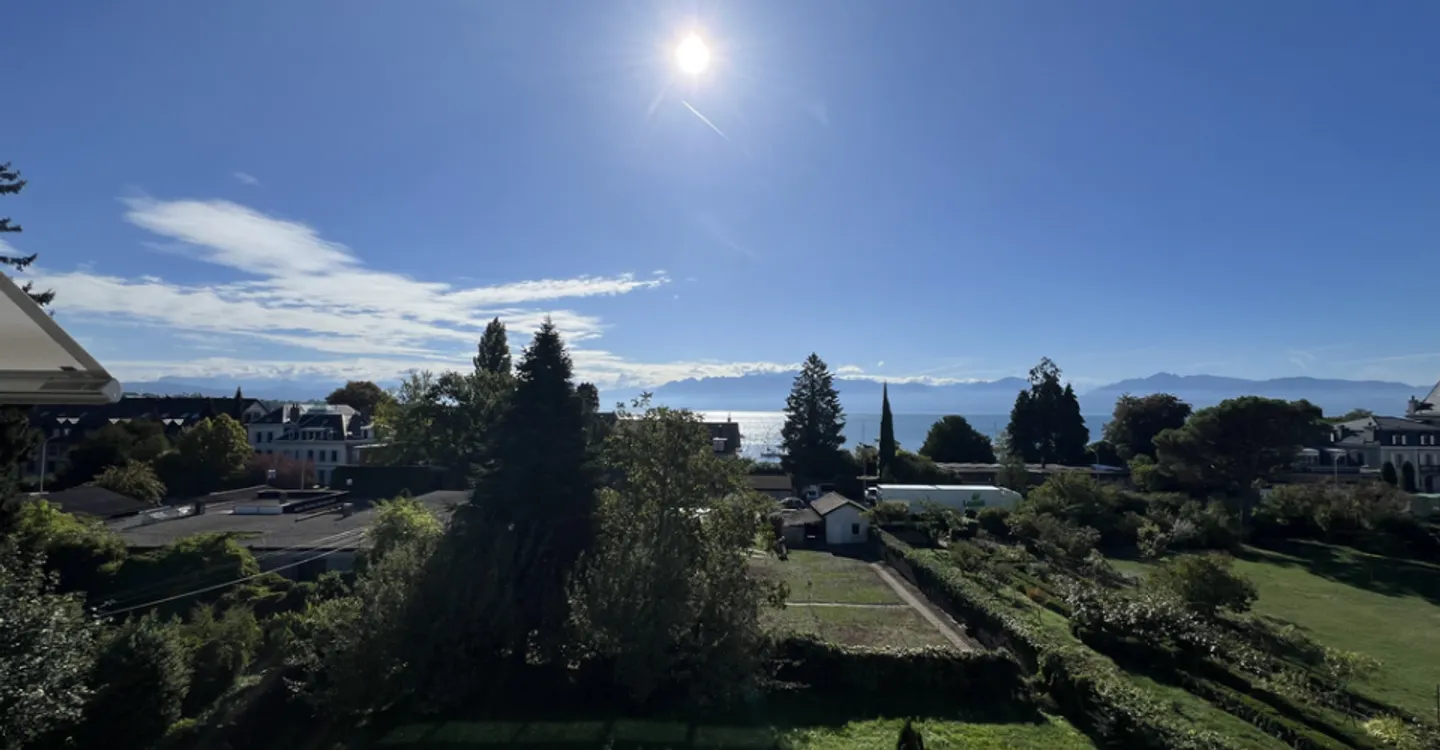 Magnificent 2.5 rooms with a view of the lake and mountains - Morges - Photo 1 of 9
