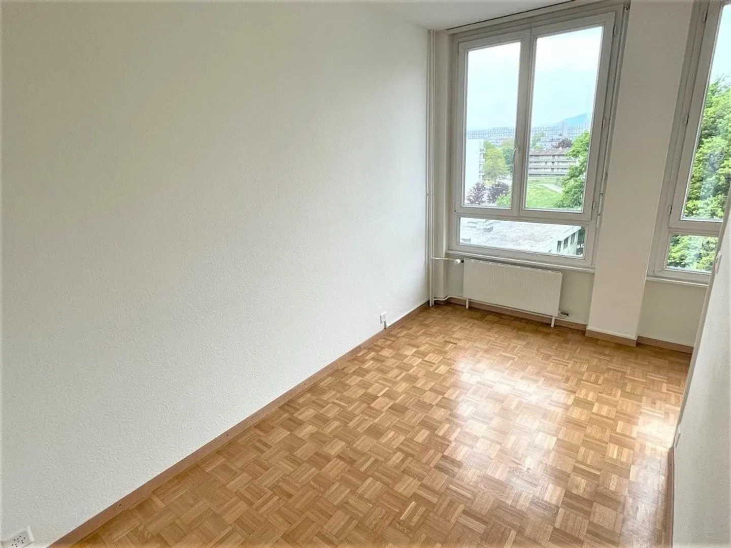 Vicino all'aeroporto in un quartiere familiare - Foto 7 di 8