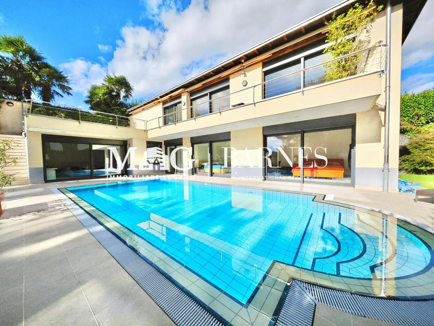 Villa prestigiosa con piscina - Foto 1 di 12