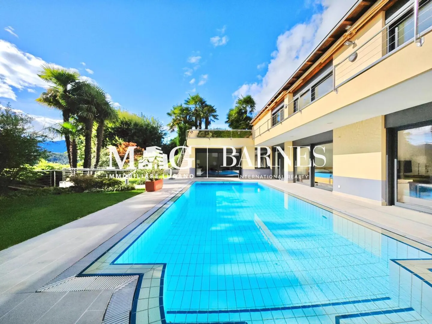 Villa prestigiosa con piscina - Foto 7 di 12