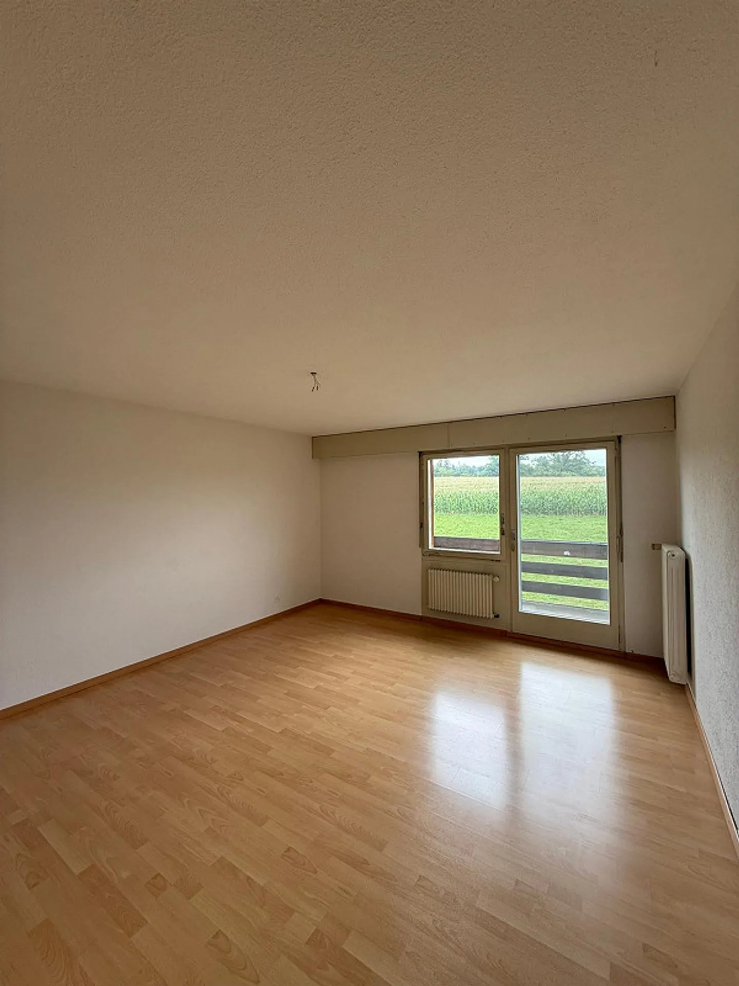 Charmante appartement de 4,5 pièces avec balcon et garage à Rosshäusern - Photo 4 sur 7