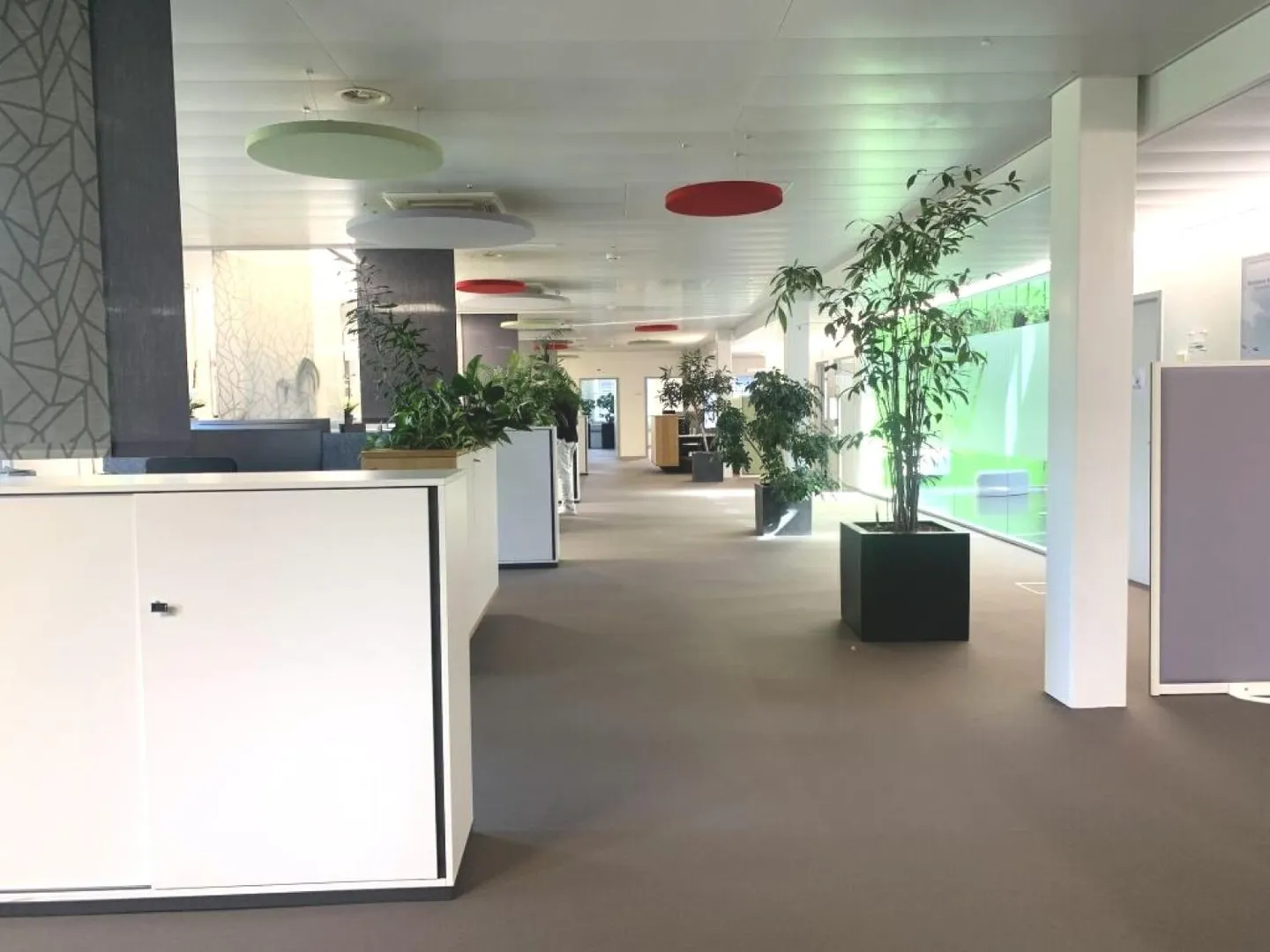 High-end office building in very good condition for rent in Crissier near... - Photo 1 of 9