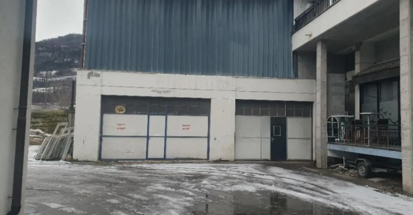 Garage or Workshop Space in Sion - Photo 1 of 4