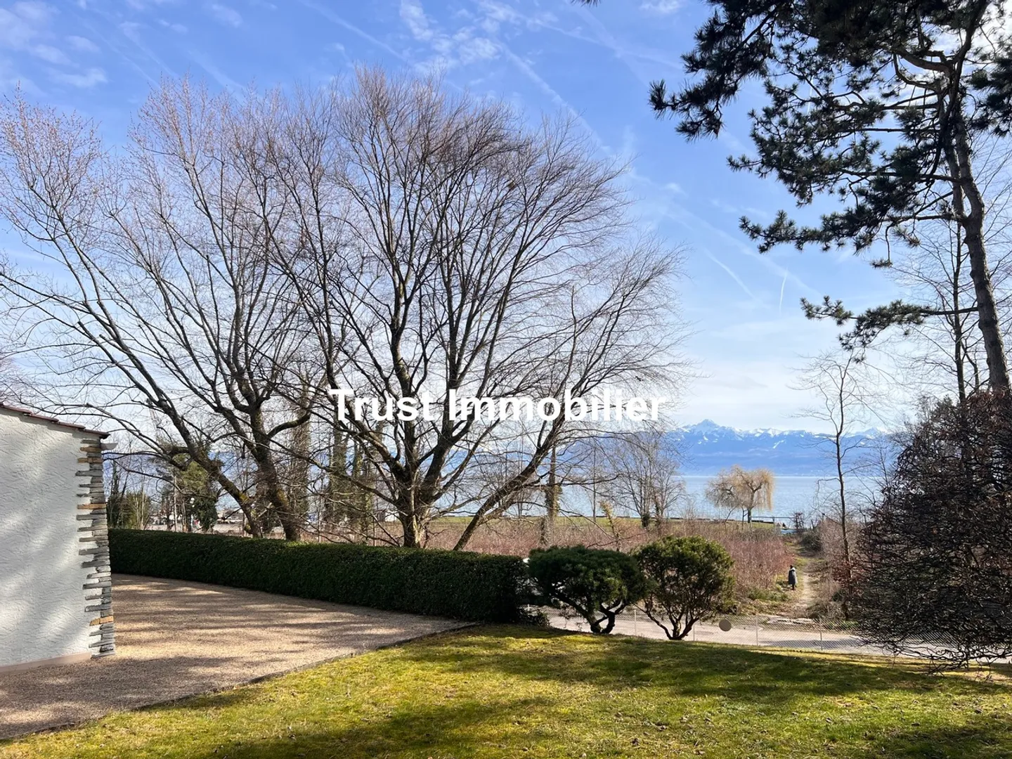 Maison individuelle au bord du lac - Photo 3 sur 13