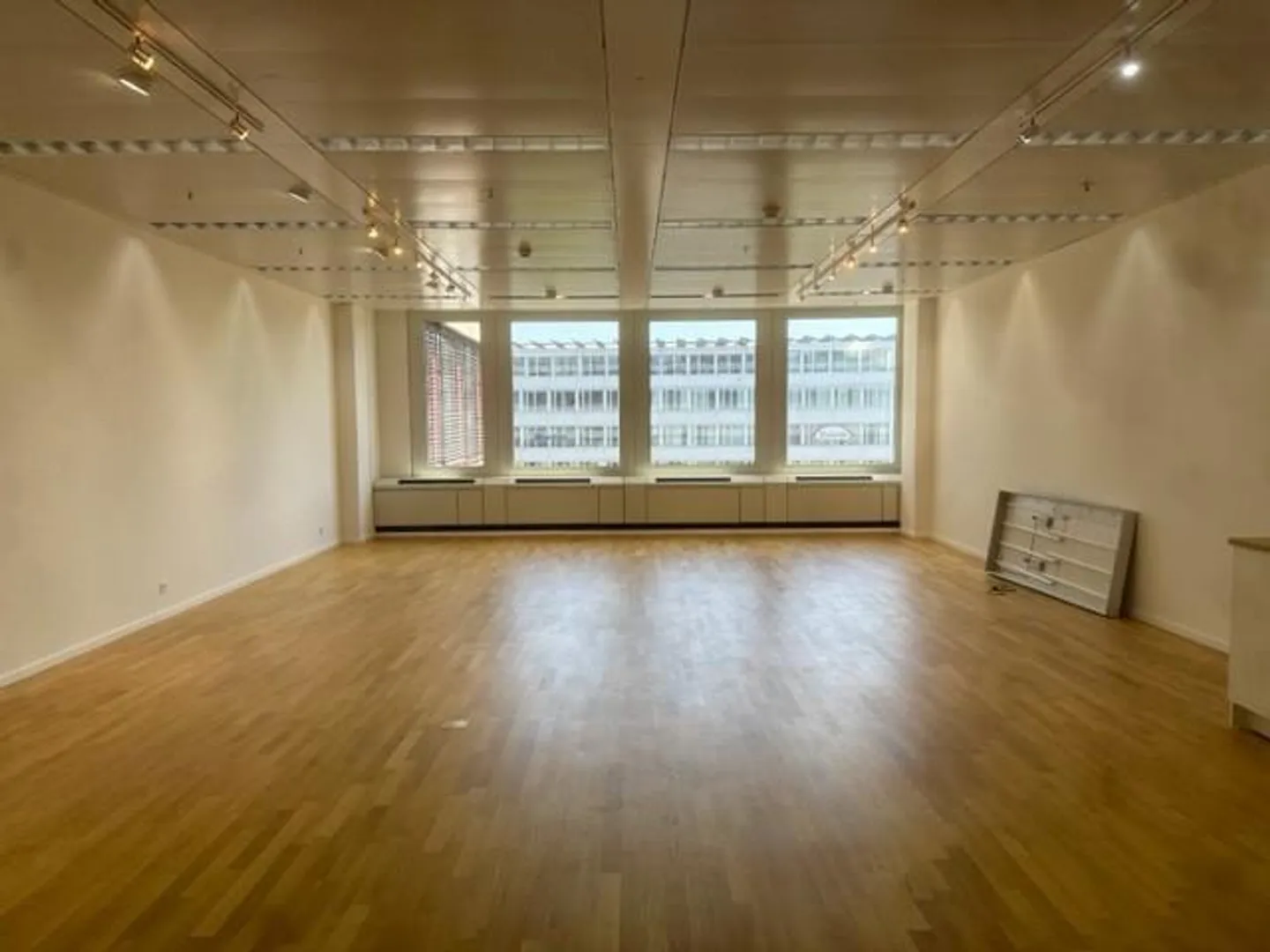 Unique opportunity in TMC..!! in the popular 4th floor showroom/office - Photo 4 of 9