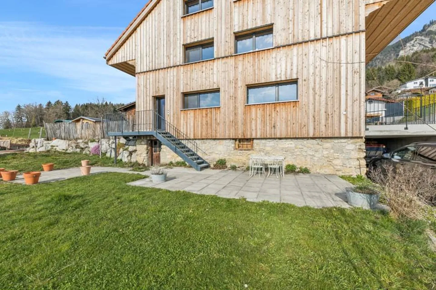 Wunderschöner renovierter Bauernhof mit 8,5 Zimmern und Bauland - Foto 9 von 10