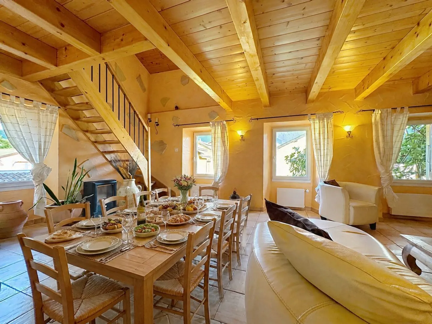 Dorfhaus mit zwei Wohnungen und Scheune mit großem Potenzial - Foto 4 von 13