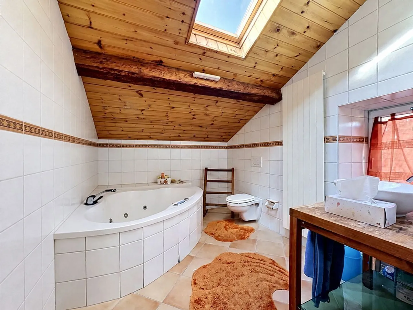 Dorfhaus mit zwei Wohnungen und Scheune mit großem Potenzial - Foto 5 von 13