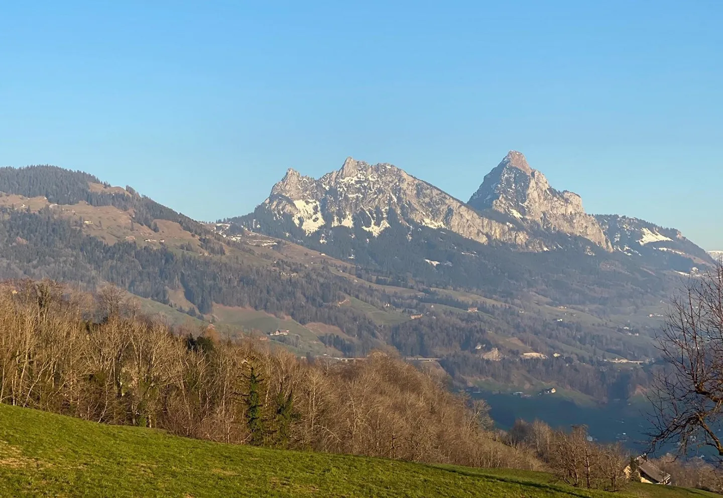 2.5 Zimmer Dachwohnung - Foto 1 von 12