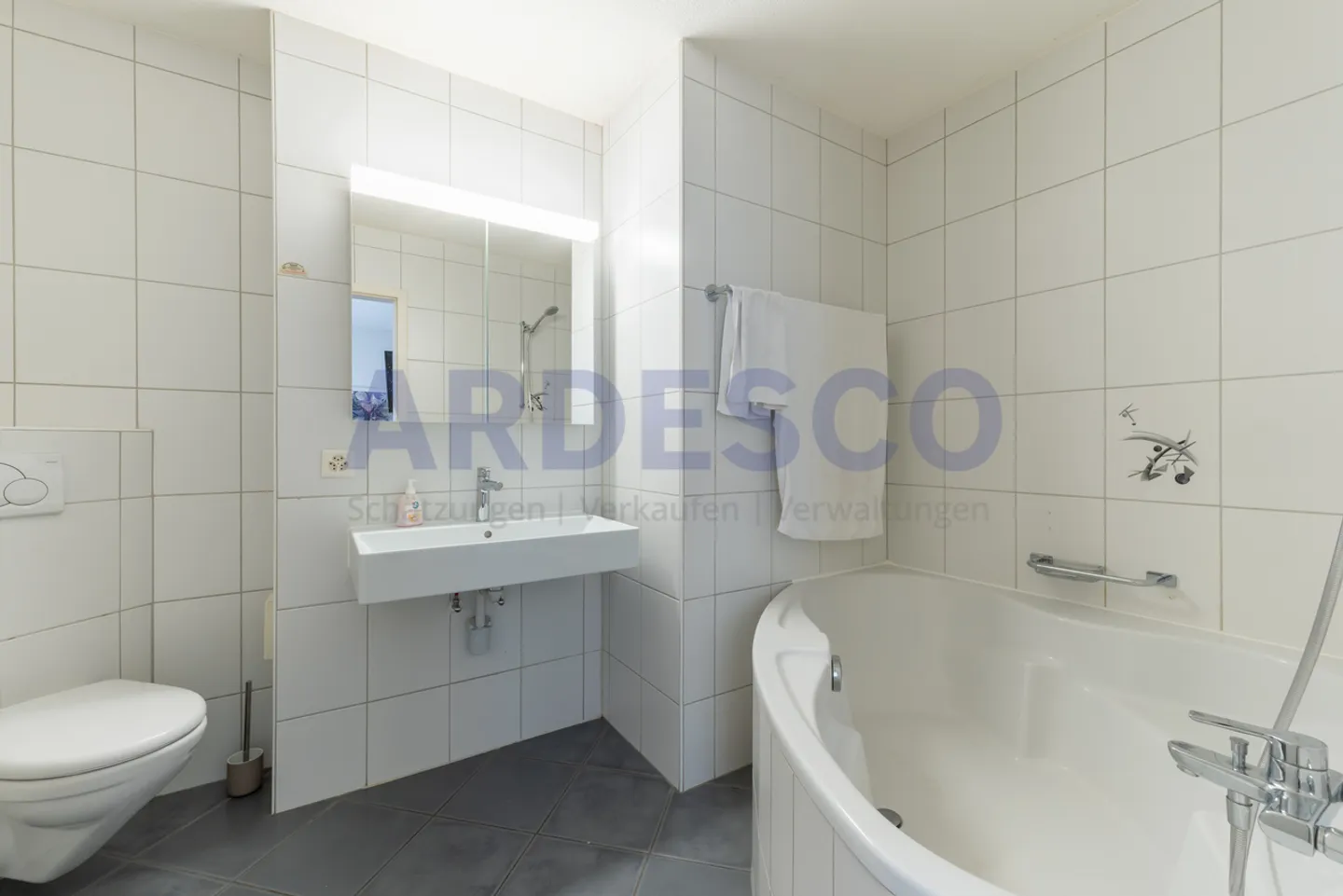 Kapital, das mehr schafft - Photo 23 sur 43