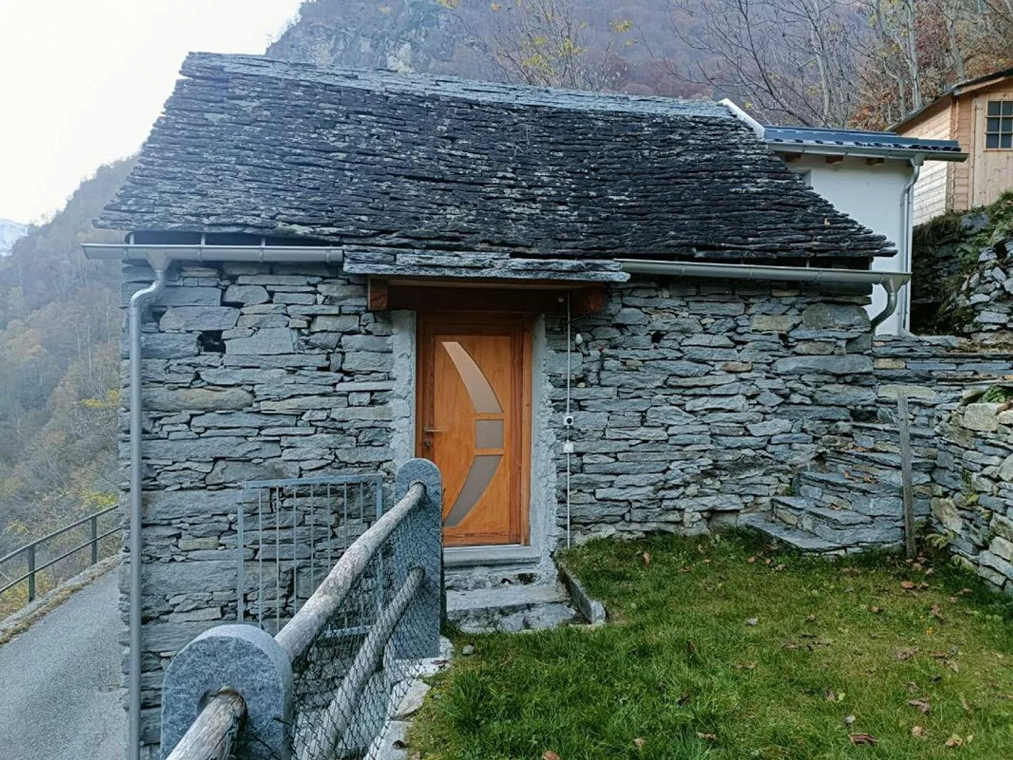 RIFUGIO RUSTICO CON VISTA PANORAMICA SULLE MONTAGNE - Foto 2 di 6
