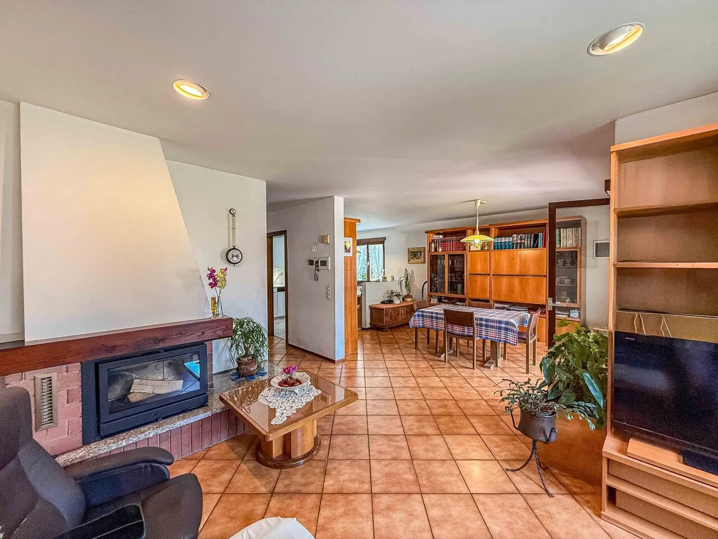 Zwillingshaus mit Garten und Hobbyraum in Vezia - Foto 1 von 9