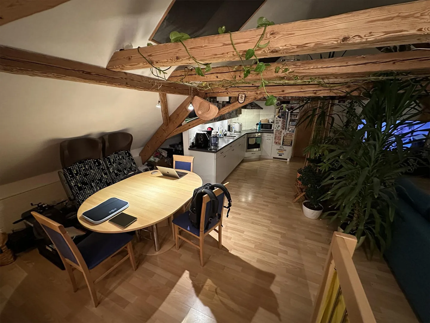 Charming 2.5-room attic apartment & balcony in Ötwil near Gähwil (Kirchberg) - Photo 2 of 8