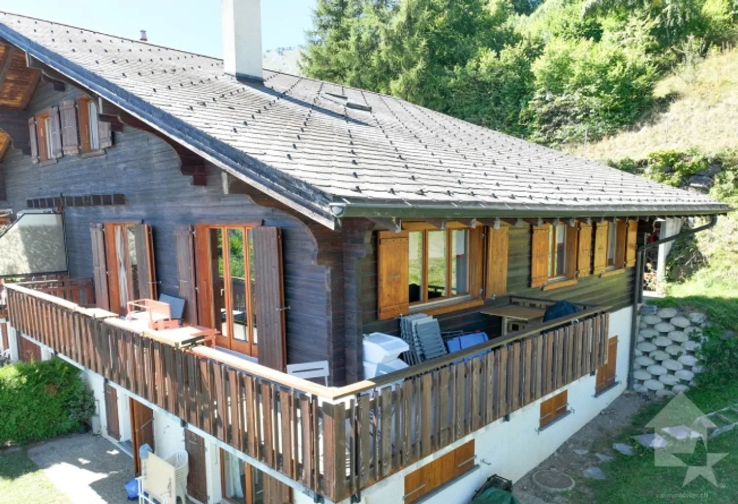 «Superbe duplex de 6 pièces au calme et complètement rénové» - Photo 2 sur 13