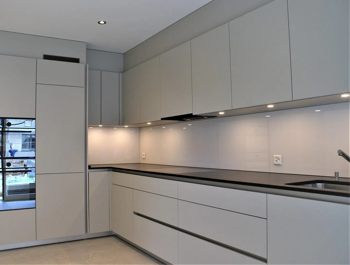 Modern 4.5-room terrace apartment with east & west patio - Photo 4 of 8