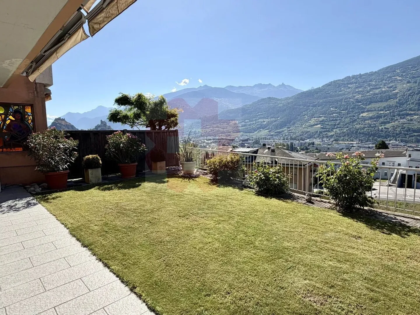 Maison familiale avec vue panoramique et potentiel de rénovation exceptionnel ? Gravelone, Sion - Photo 2 sur 13