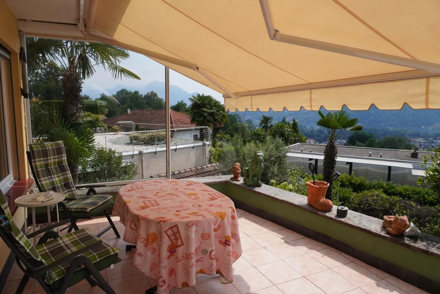 «CON GIARDINO E PISCINA» - Foto 3 di 6
