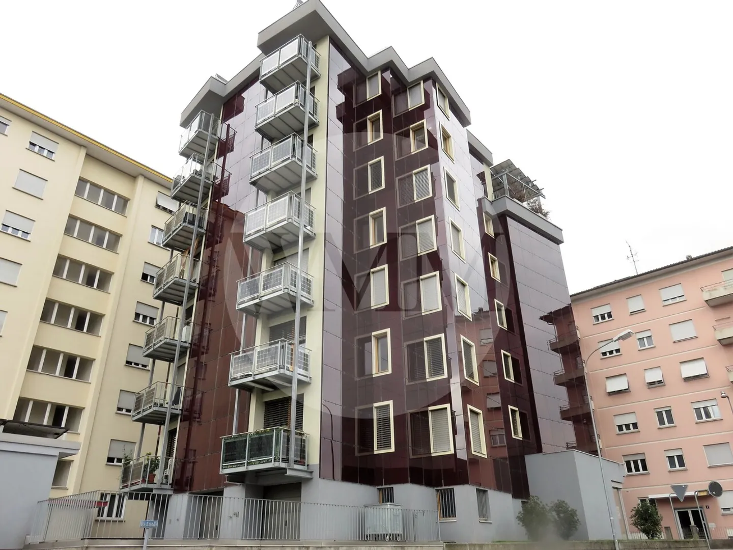 50 m² LAGER IN CHIASSO - Foto 1 von 1