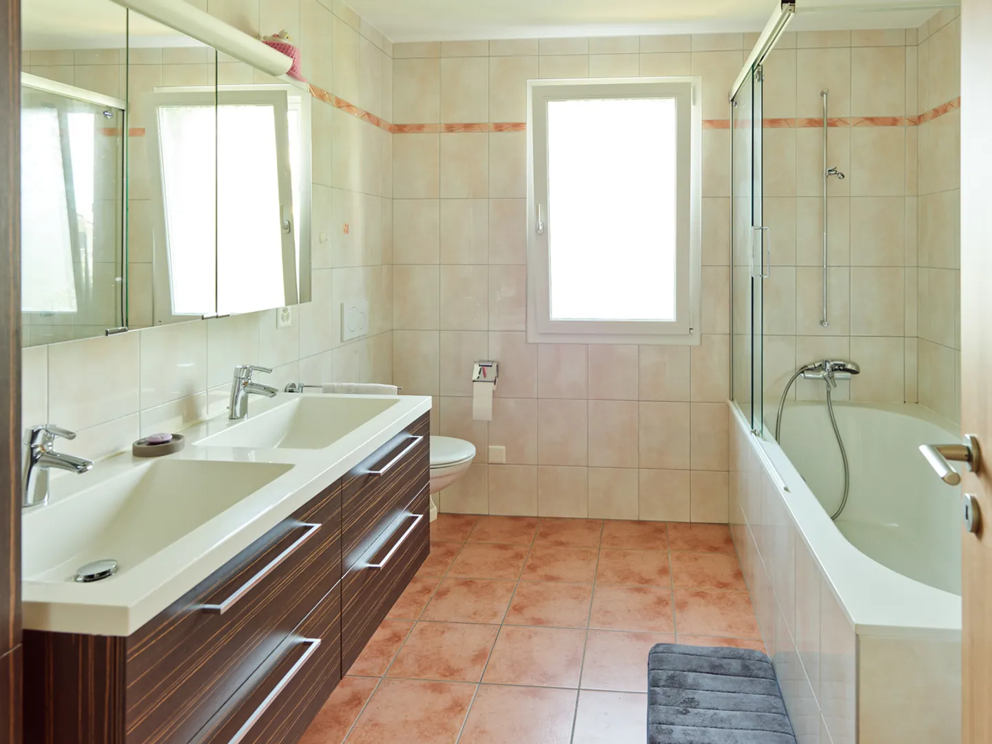 4.5-room apartment close to many amenities - Photo 5 of 8