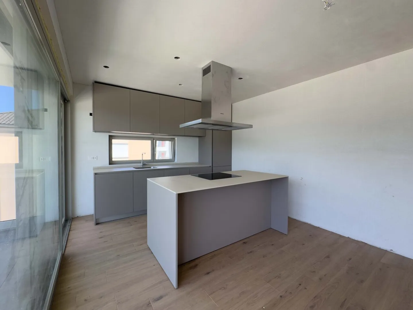 Neubauwohnung in Vezia - Foto 3 von 11