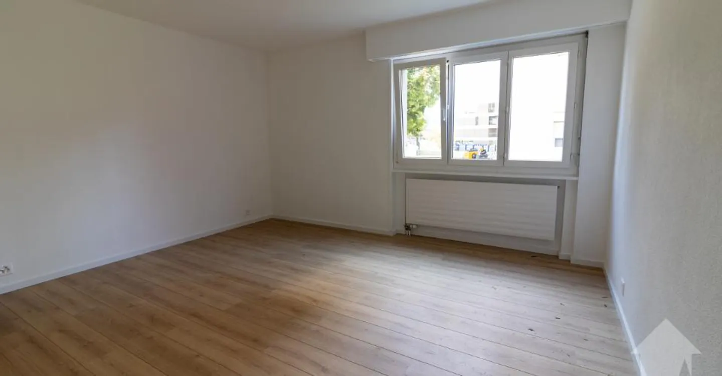 Stylish 3.5-Room Apartment - Photo 4 of 10