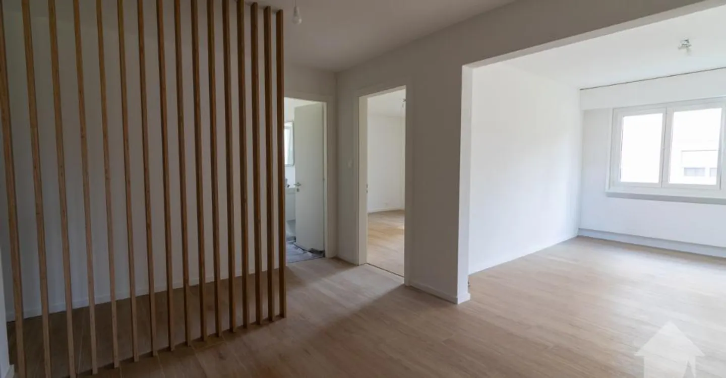 Stylish 3.5-Room Apartment - Photo 3 of 10