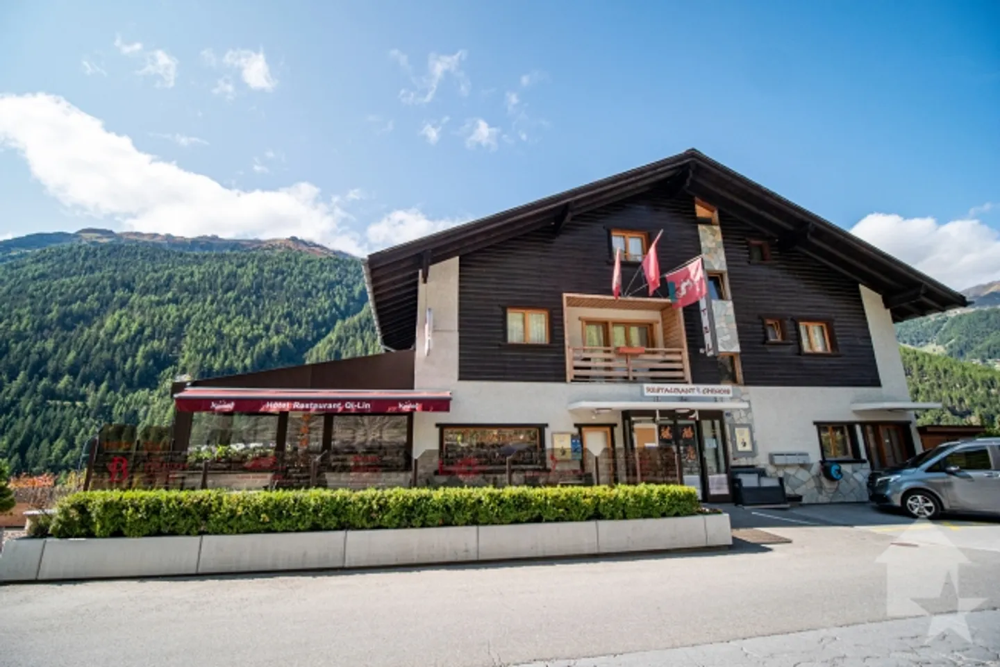 Renovated hotel-restaurant in the heart of the village with spectacular views - Photo 1 of 20