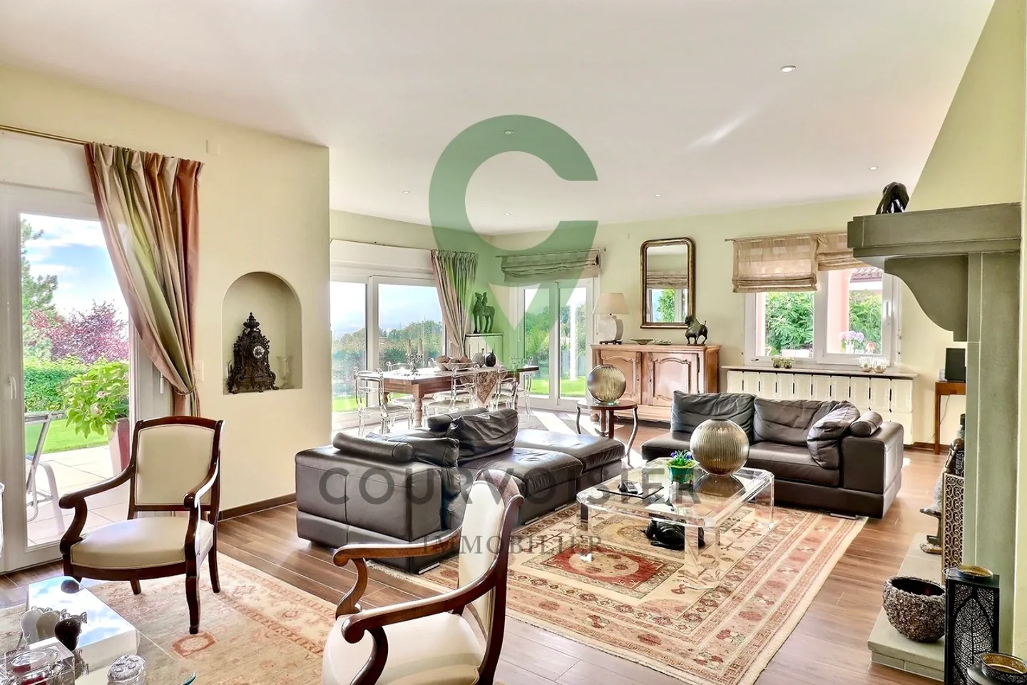 Charming Family Home with Lake View - Photo 5 of 11