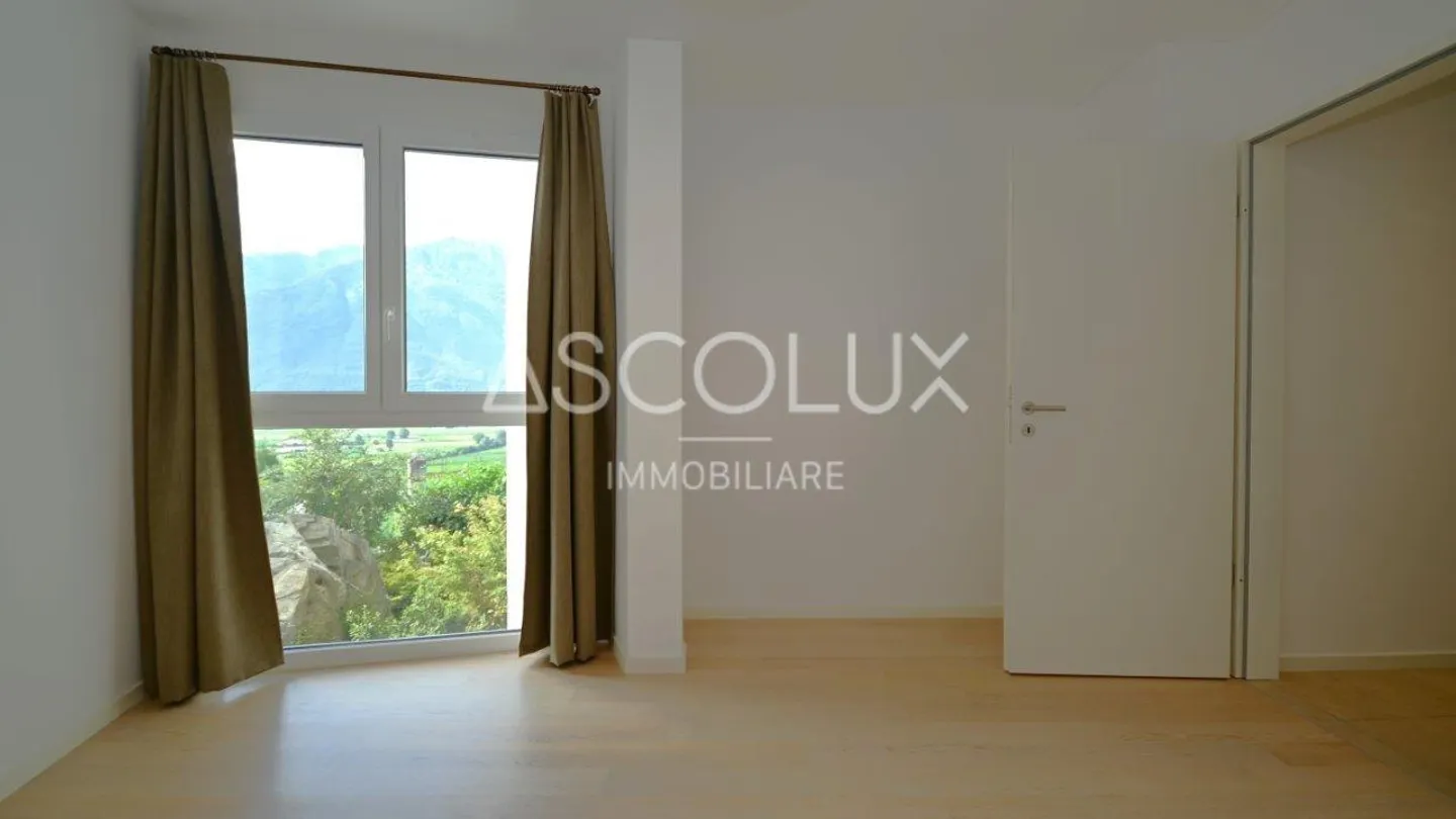 Modern Apartment with Lake View - Photo 18 of 30