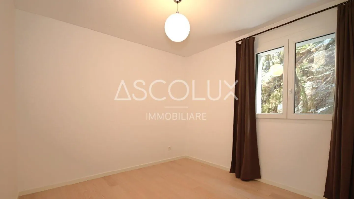 Modern Apartment with Lake View - Photo 19 of 30