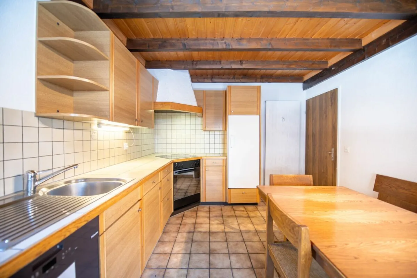 Living, Renting, Profiting: Versatile Residential and Investment Property with Panoramic View - Photo 5 of 20