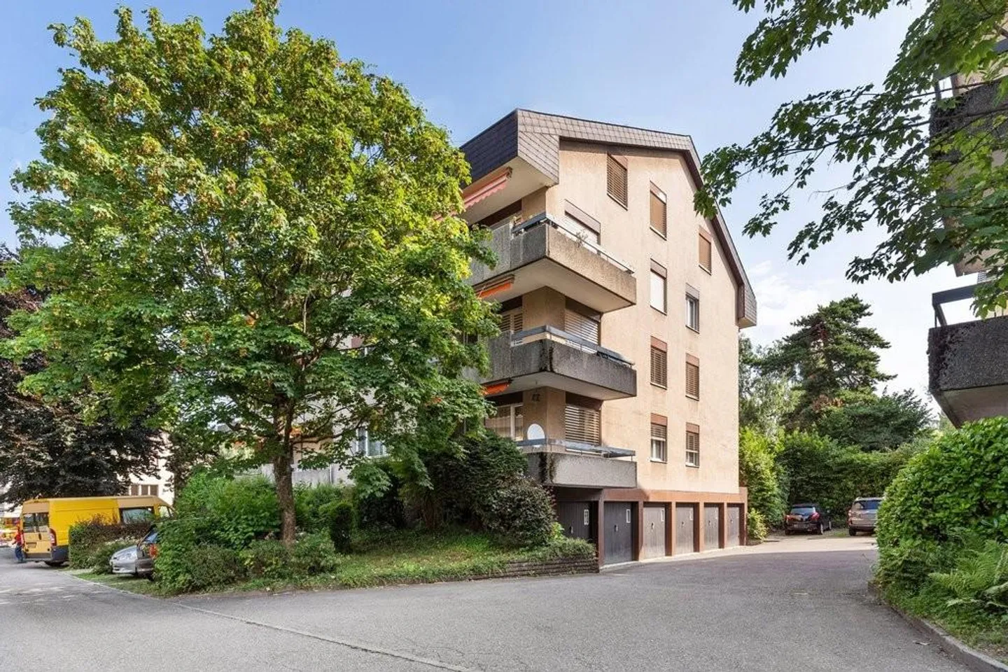 Appartamento in città, situato in posizione centrale, con balcone soleggiato - Foto 1 di 8