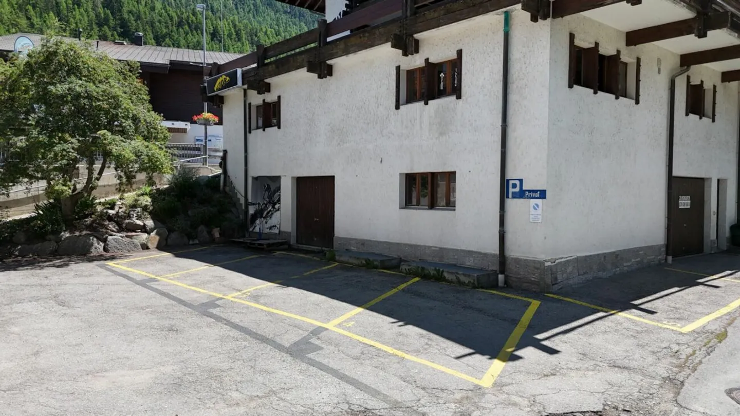 Living, Renting, Profiting: Versatile Residential and Investment Property with Panoramic View - Photo 16 of 20