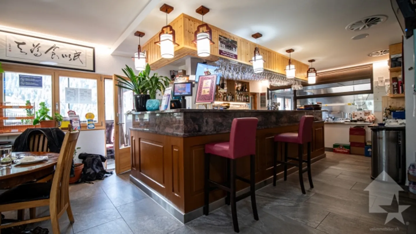 Renovated hotel-restaurant in the heart of the village with spectacular views - Photo 14 of 20