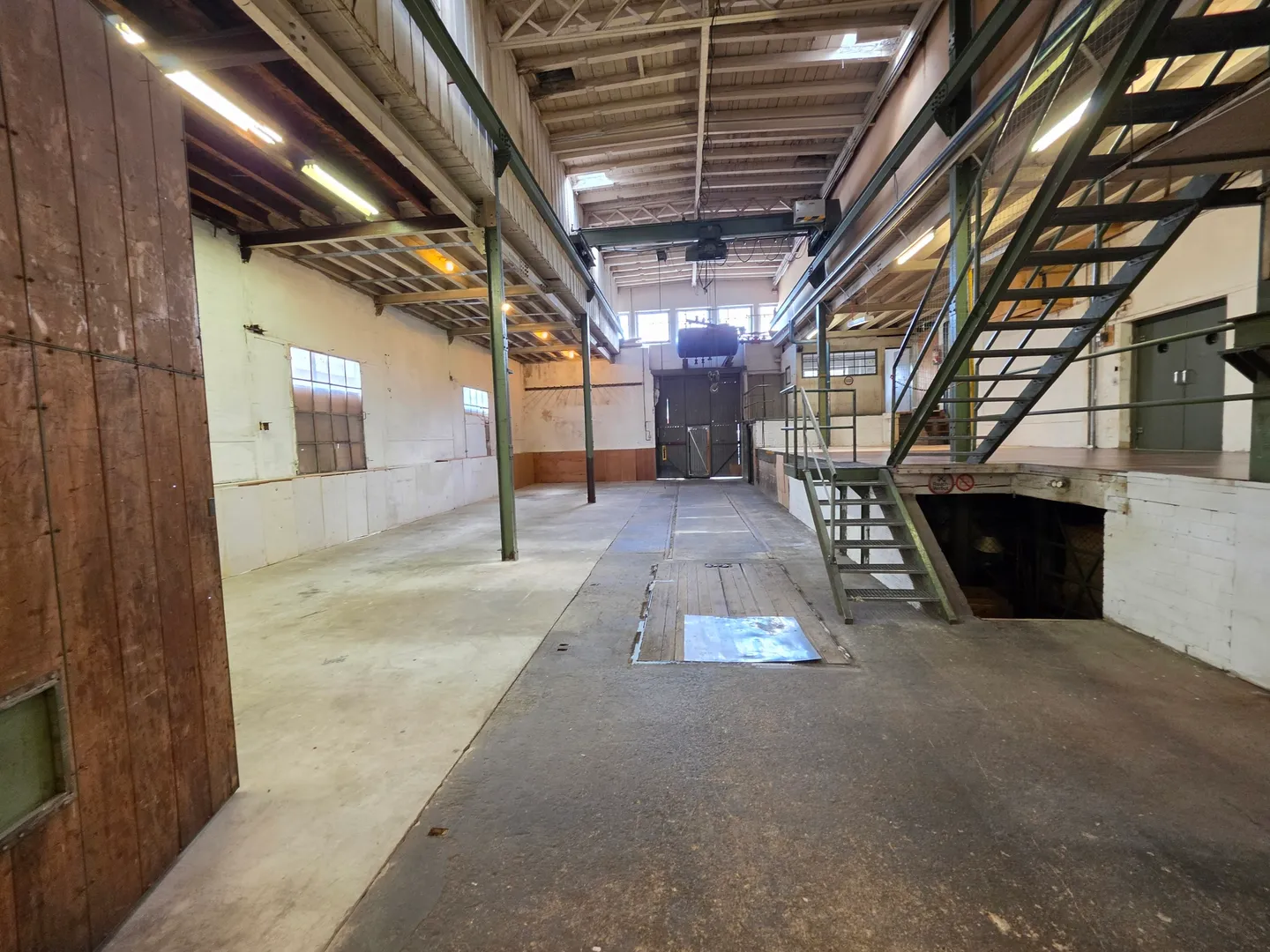 Spazio commerciale in una buona posizione - Foto 4 di 12