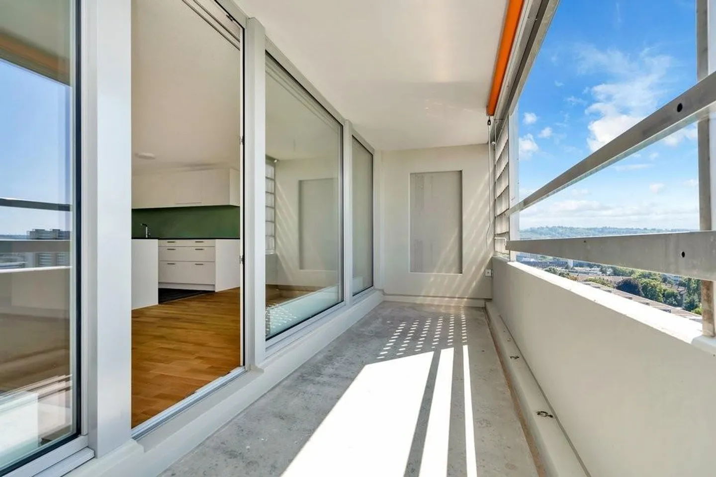 Renovated 4.5 Maisonette Apartment on the 20th Floor - Photo 1 of 9