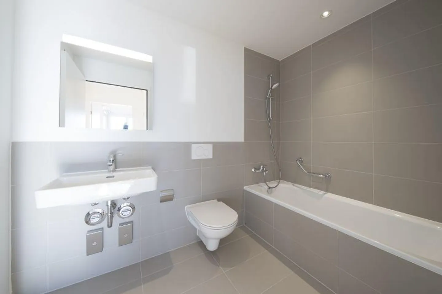 Single apartment with washing tower - Photo 3 of 7